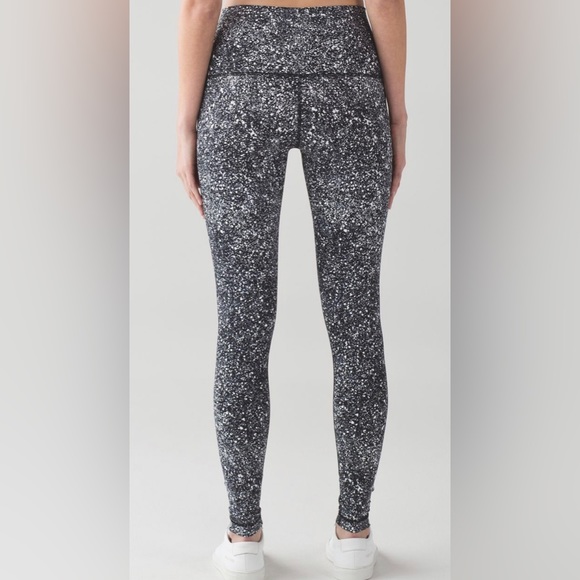 🩶Lululemon Wunder Under Pant (Hi-Rise)
Splatter White Black - Picture 2 of 11